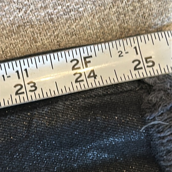 WE THE PEOPLE BLACK COATED WITH SHIMMER FRAYED HEM SKINNY JEANS SIZE 25 - Picture 10 of 10